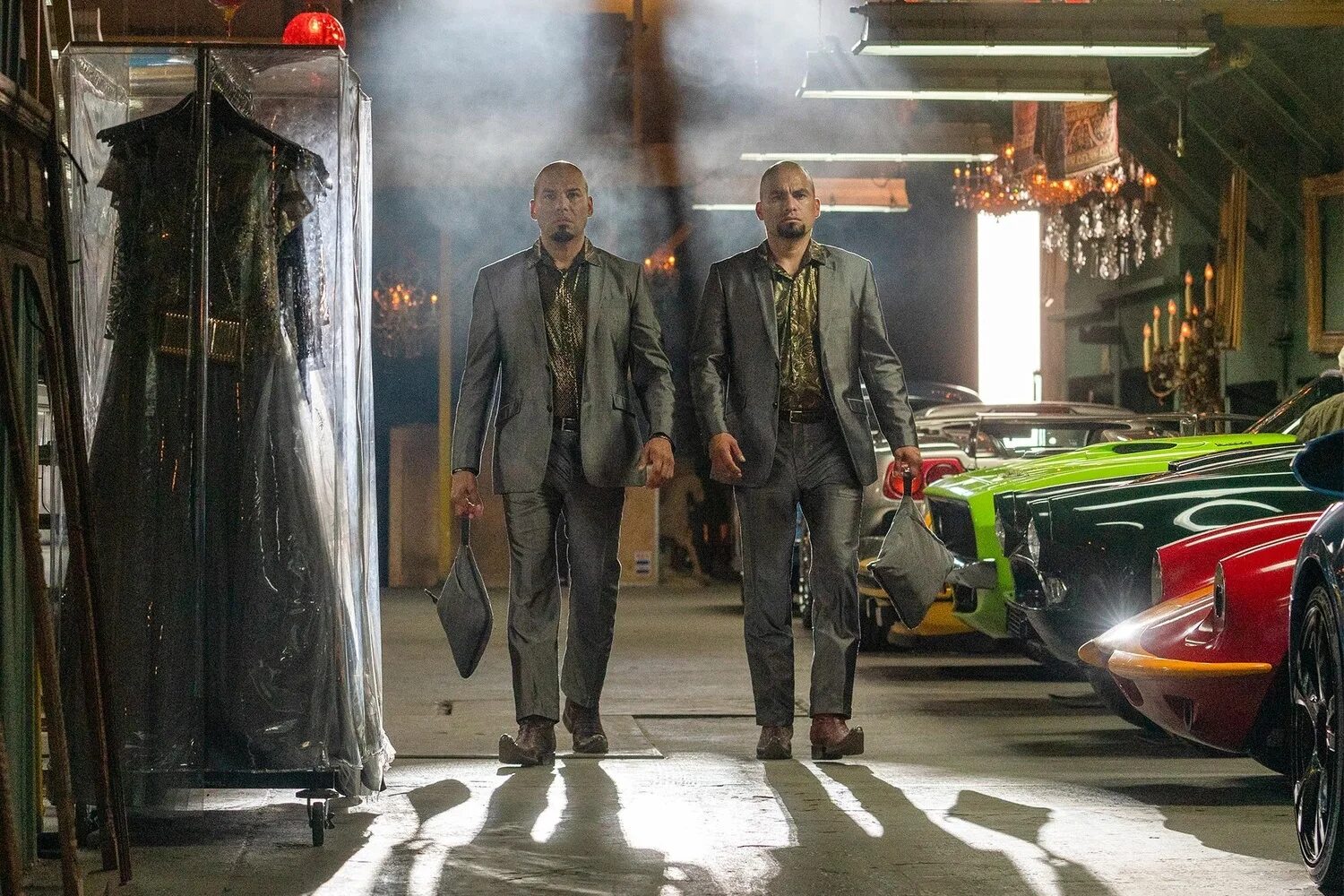 Saul goodman. соул гудман и ким векслер. сол гудман на белом фоне. Better call saul. лазло лучше звоните солу.