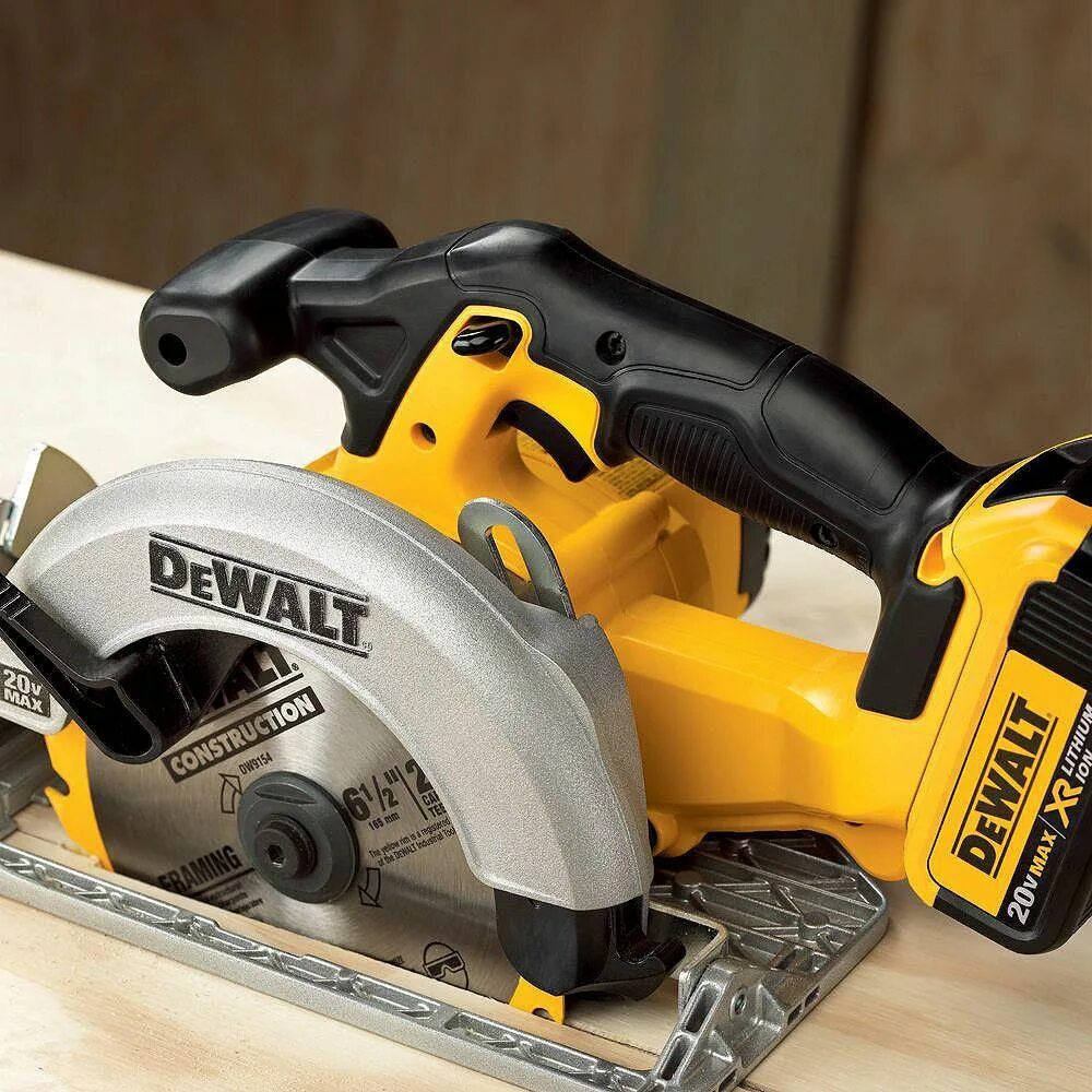 DEWALT dcs391. Циркулярная аккумуляторная ДЕВОЛТ. Мини циркулярная пила ДЕВОЛТ. Циркулярная пила DEWALT dcs391. Мини пила аккумуляторная деволт