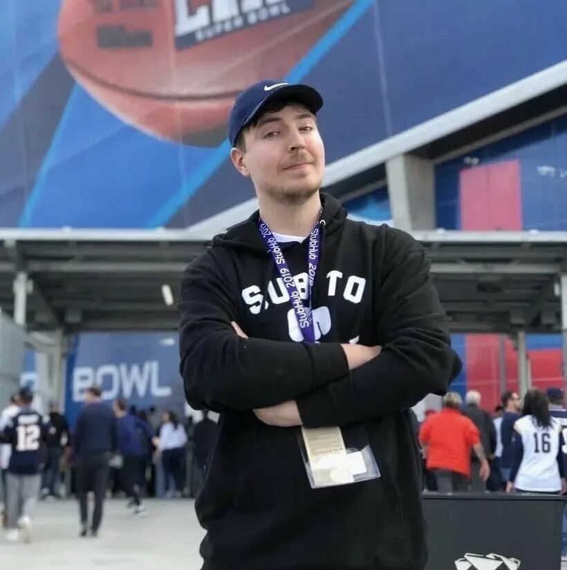 Джимми с канала мистер бист. Крис и карл мистер бист. Скин mr beast в fortnite. Крис мр бист. Влад бумага мистер бист.