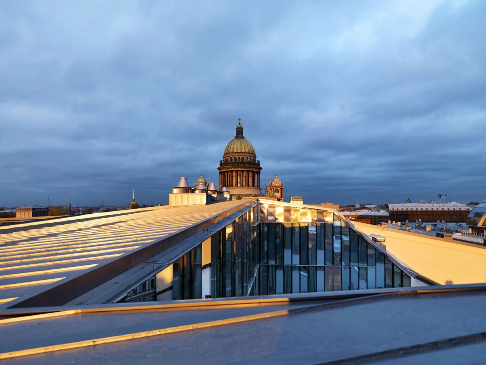 Архитектура санкт петербурга. Quattro corti Санкт-Петербург. Бизнес-центр quattro corti. Санкт-Петербург архитектура центр. Архитектура Санкт-Петербурга Санк.