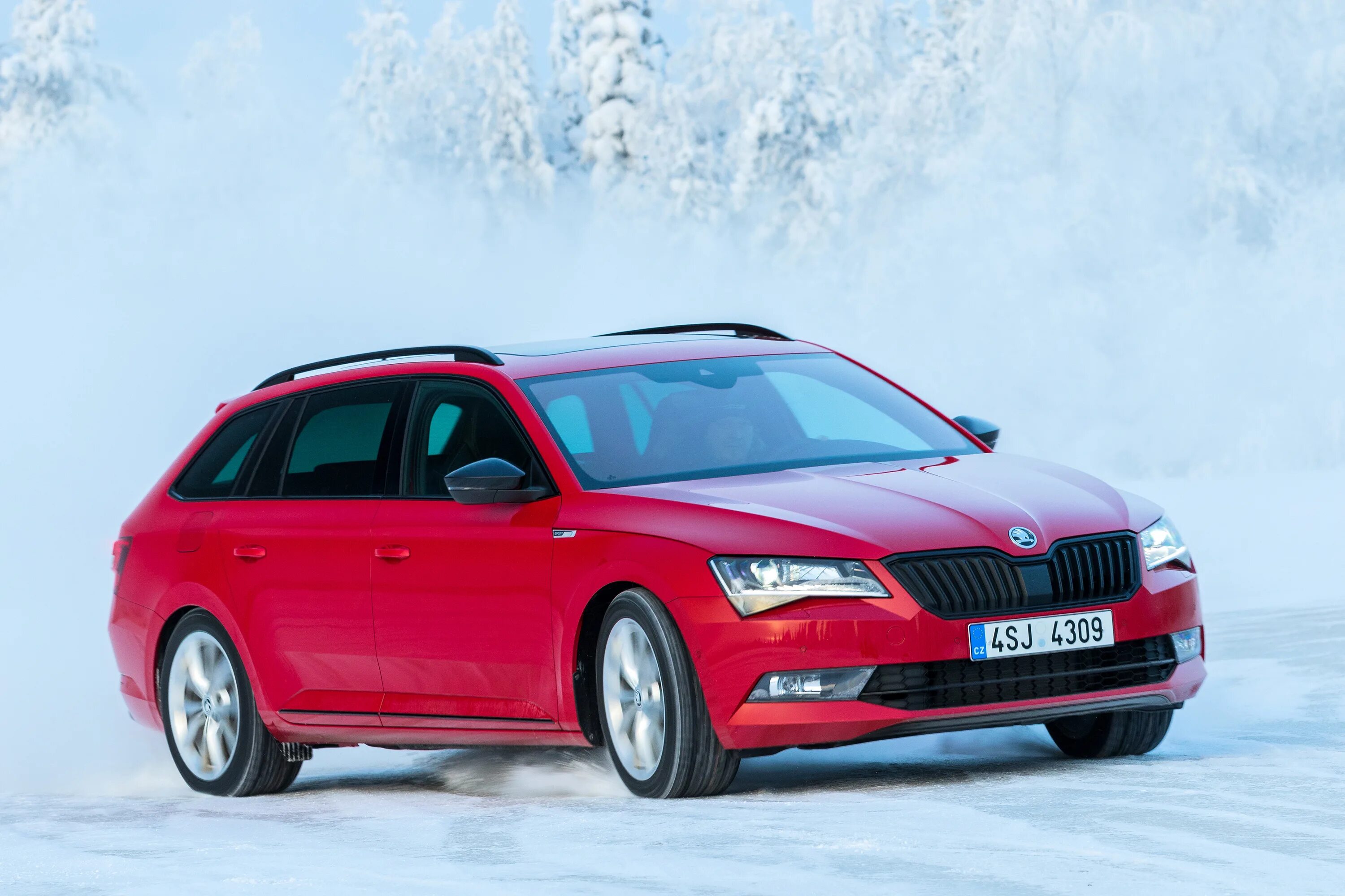 Комби 4. Skoda Superb Combi 2021. Шкода Суперб Комби 2021. Skoda Superb Combi Sportline. Škoda Superb Combi.