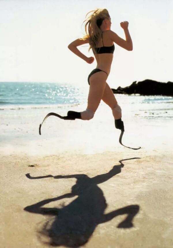 Сильный духом сильный волей. Эйми Маллинз. Эйми Маллинз модель. Эйми Маллинз ноги. Эйми Маллинз без ног.