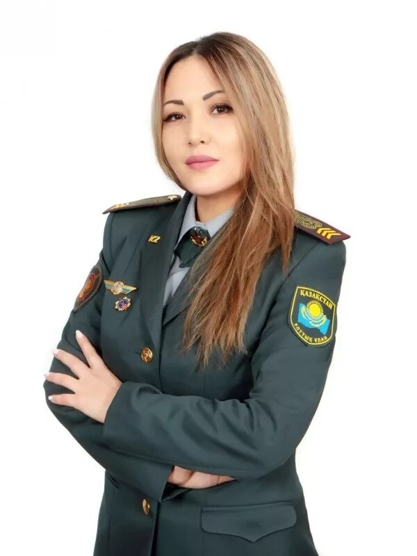 Женщина сержант. Девушки полицейские в Казахстане. Форма полиции Казахстана женская. Женская форма милиции Узбекистан. Девушки в форме.