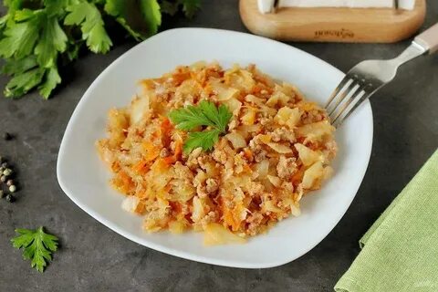 Тушеная капуста с фаршем