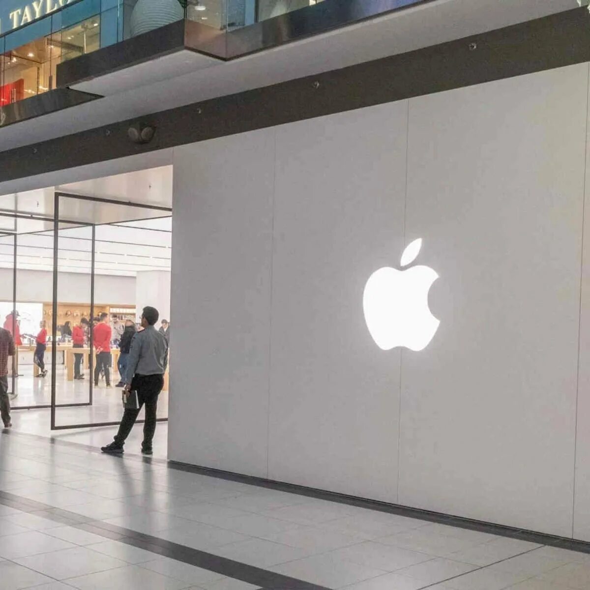 Рестор apple. Apple store на красной площади. Салон эпл. Магазины apple в москве адреса. Магазин айфонов.