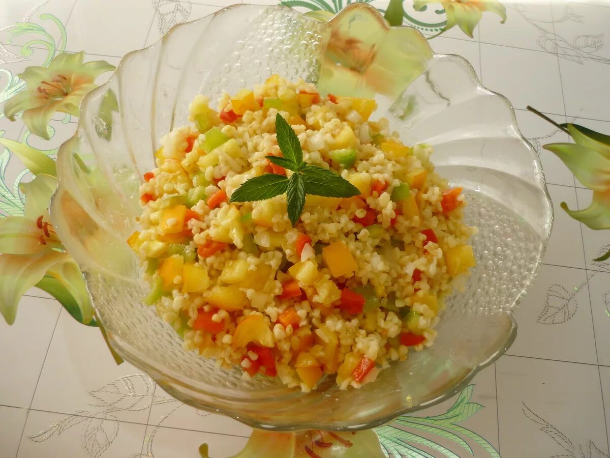 морковь вареная с горохом фото. рис булгур с овощами. крупа кускус каша. красный булгур. булгур с овощами горошек кукуруза.