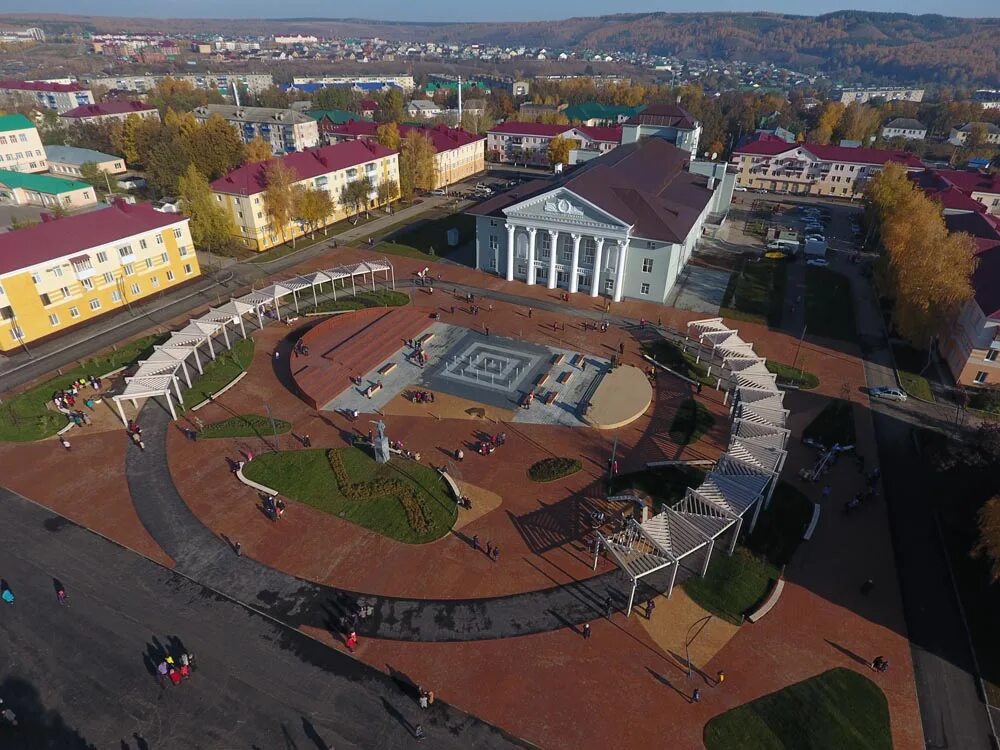 дк им м джалиля бавлы. площадь октября бавлы. бавлы центр города. бавлы татарстан достопримечательности. бавлы центральная площадь.
