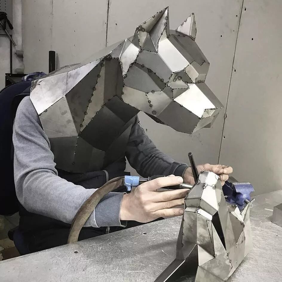 люция сварщица. сварщик сделал. художественная сварка. александра weld queen. сварщик сделал.