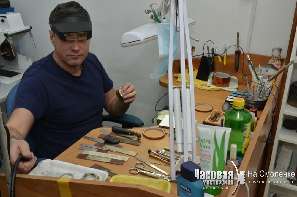 Сервисное обслуживание часов. Сервисное обслуживание часов. Швейцарские часы мастерская. Сервисное обслуживание часов. Сервисное обслуживание часов.