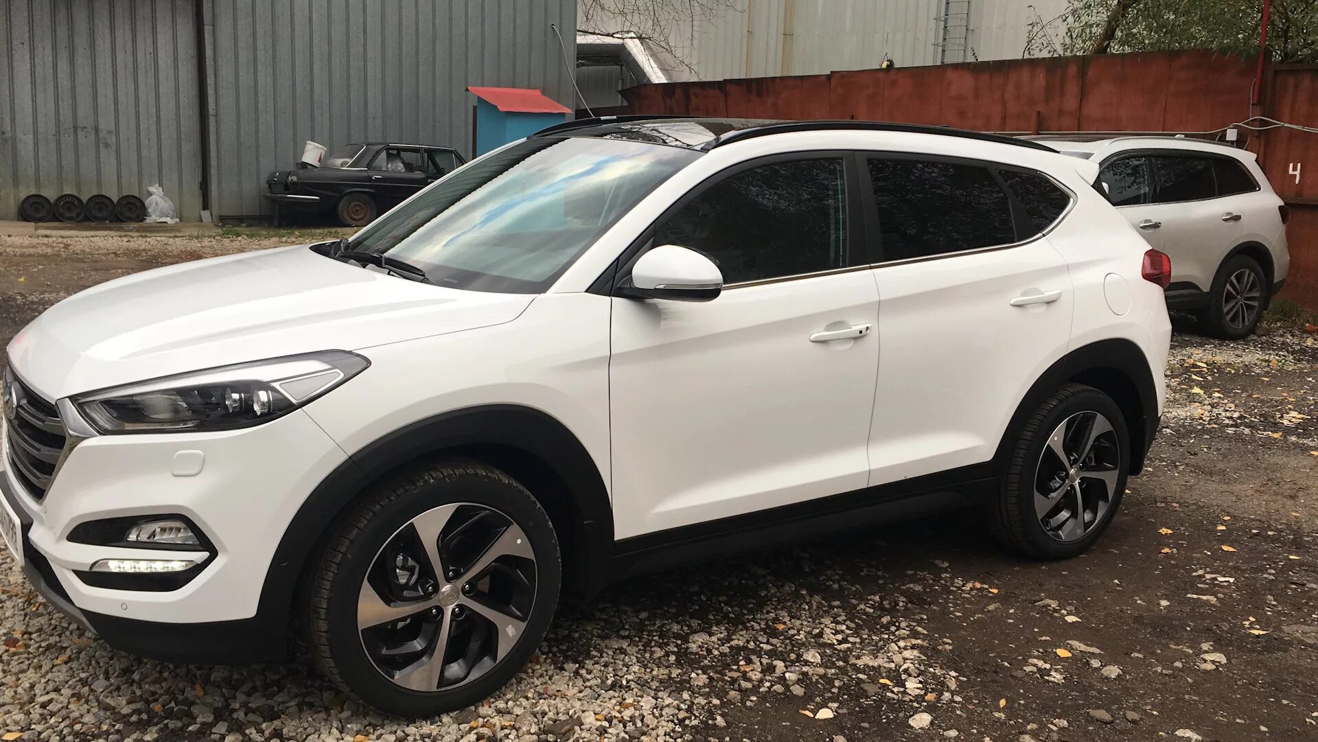 Hyundai tucson tl. Tucson TL. Hyundai Tucson High-Tech. Хундай Туксон белый тонированный. Хендай Туссан Хай теч.