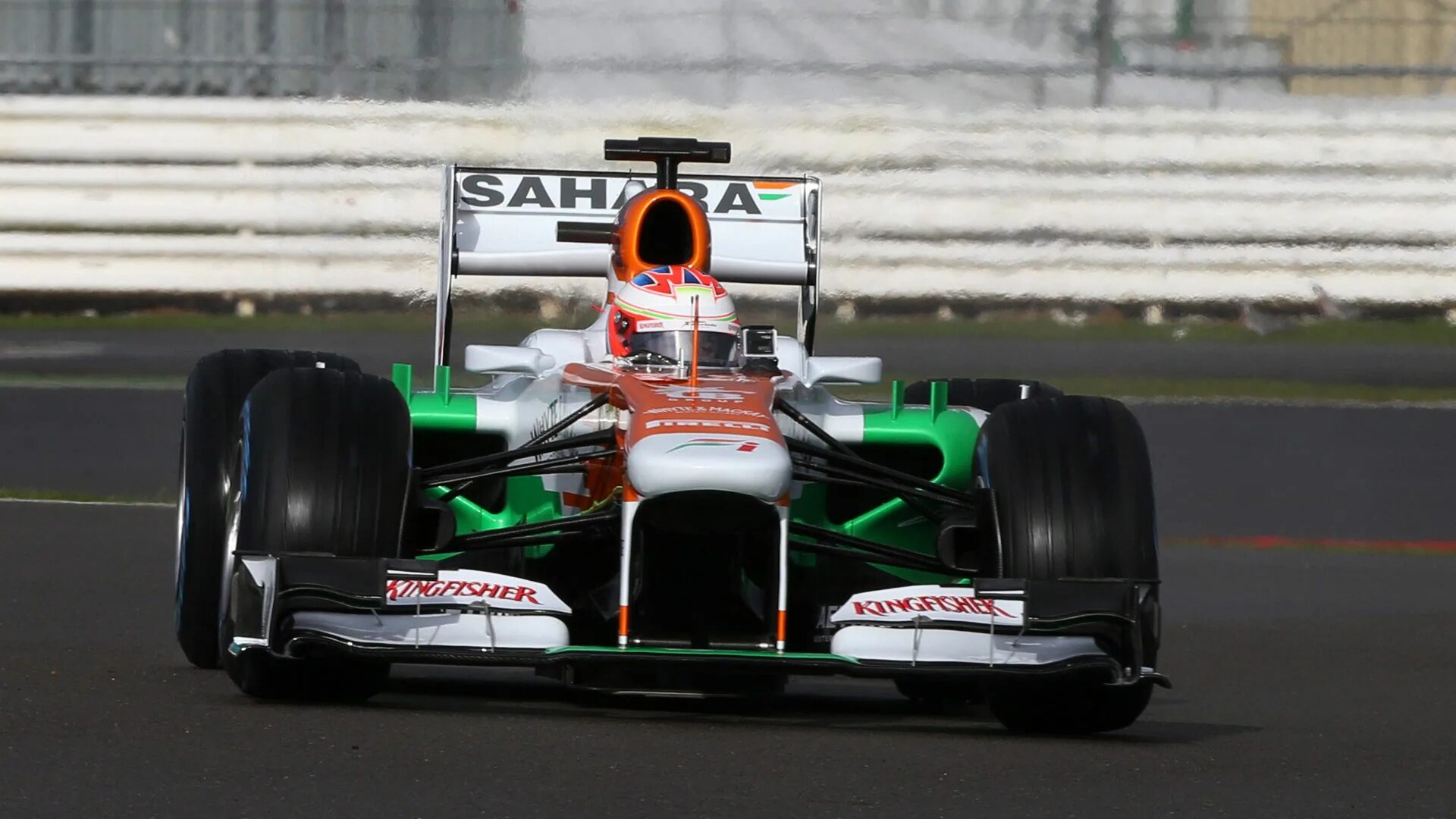 Форс Индия ф1. Форс Индия 2013. Force India f1 гонщики 2013. Mercedes f1 2011.