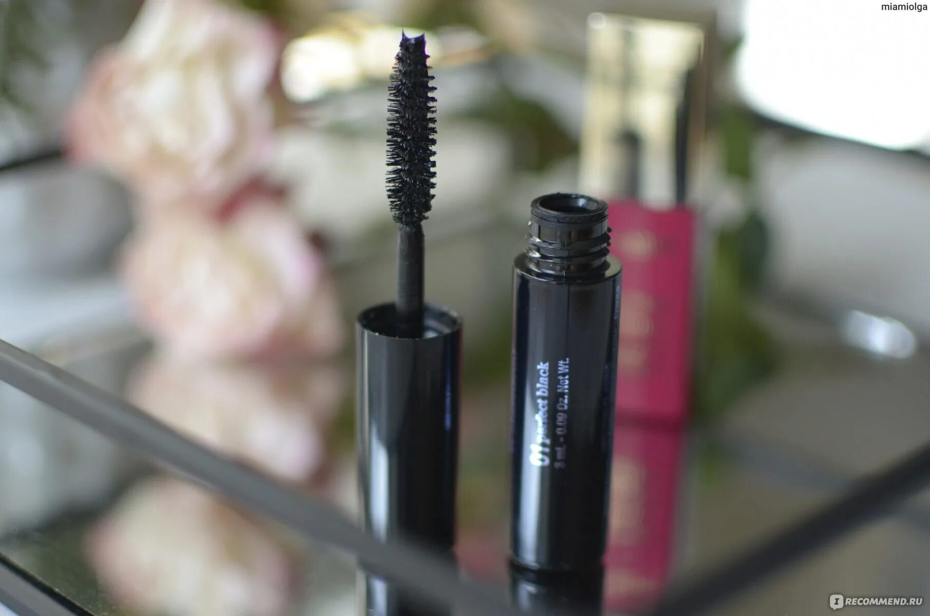 Тушь wonder perfect. Тушь Clarins Wonder perfect Mascara 4d. Тушь Wonder perfect Mascara 4d. Clarins Wonder perfect Mascara 4d. Кларанс тушь 4д водостойкая.