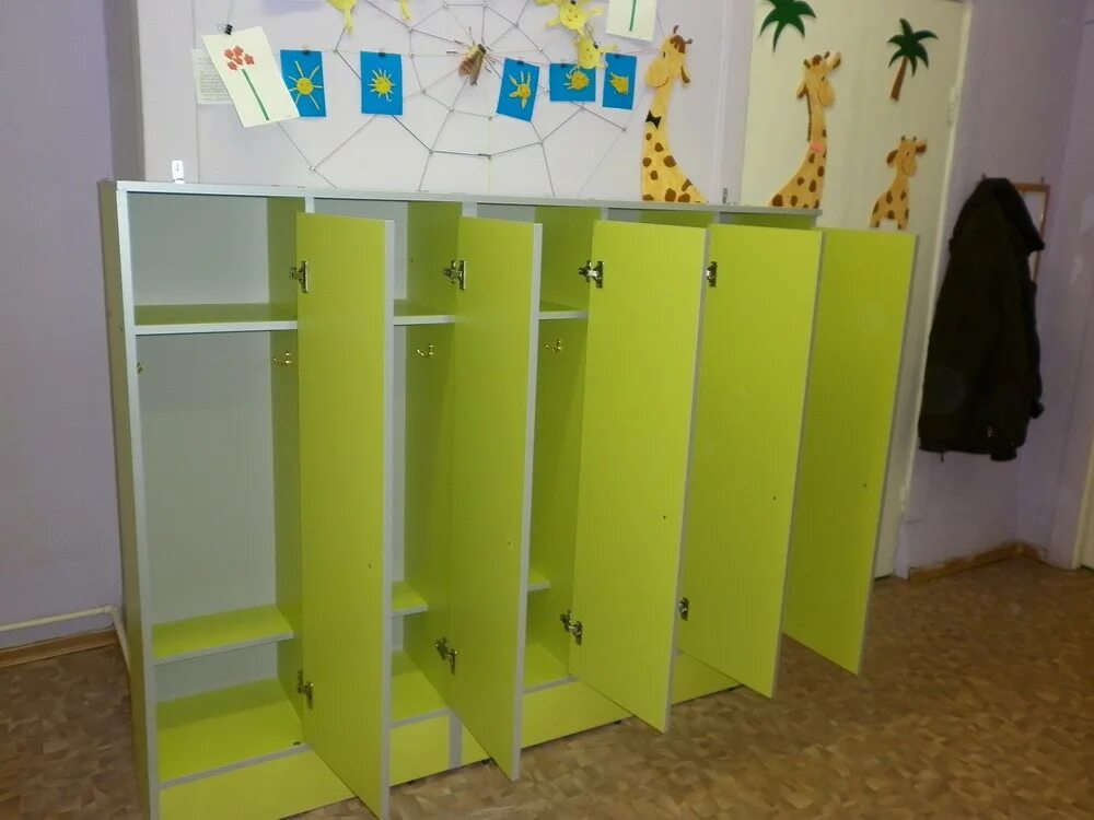 шкафчики в садике. шкафчики в садике. детские шкафчики в раздевалку для детского сада. шкафчики в садике. шкафы для детского сада.