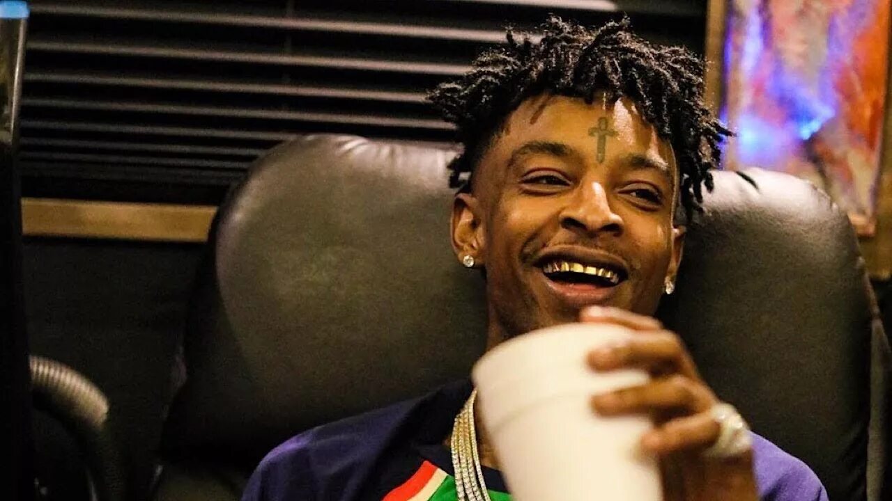 21 savage scally текст. 21 savage. 21 savage в машине. 21 savage smoking. 21 savage double cup.