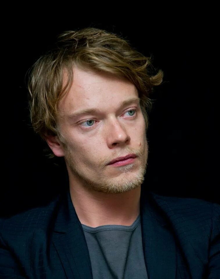 элфи макилвейн. альфи аллен хищник. альфи аллен. теон грейджой актер. альфи аллен.