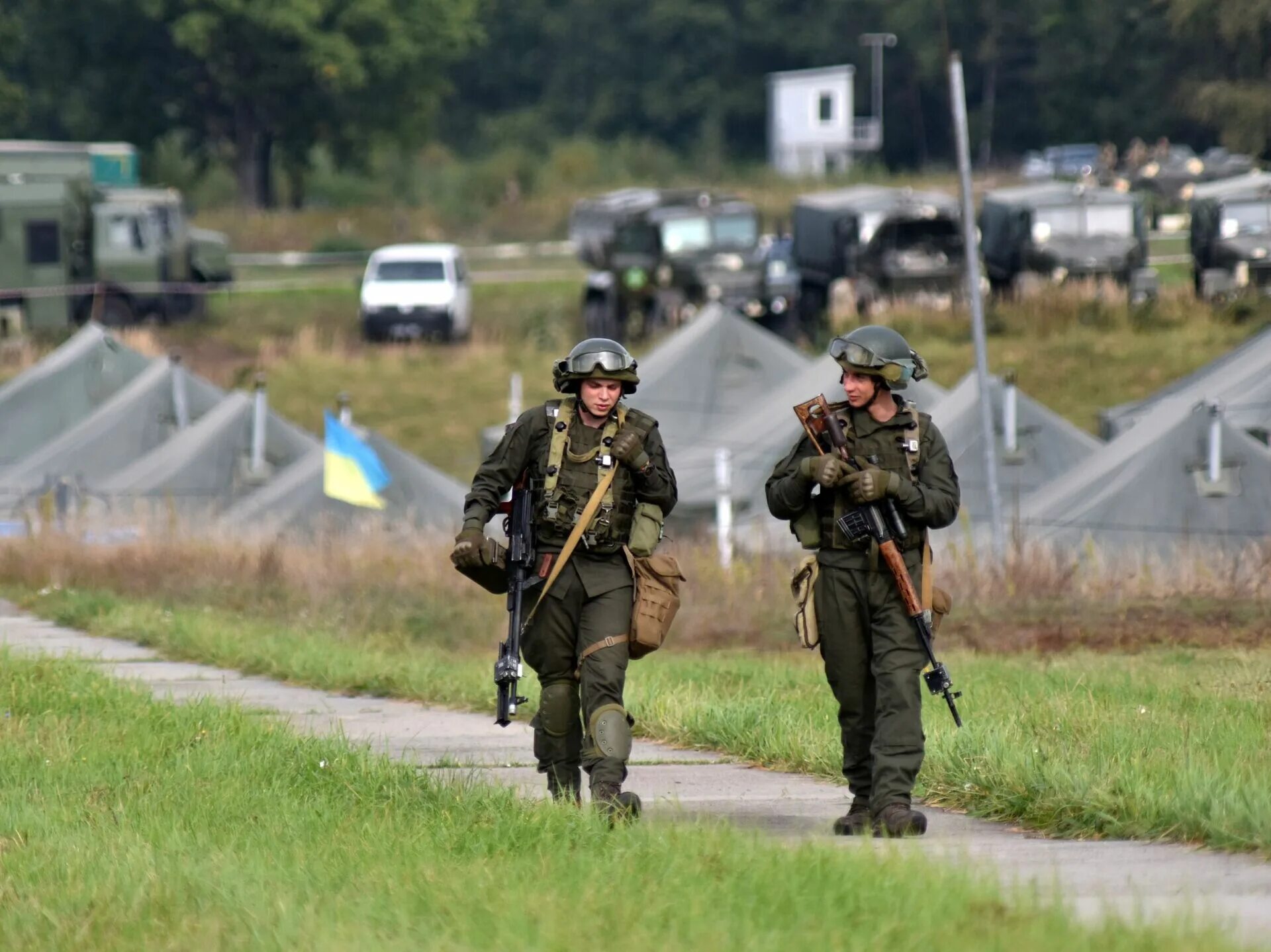 Отправляют на границу с украиной. Энди Милберн ЧВК Моцарт. Военные учения. Украинские военные учения. Российско украинские учения.