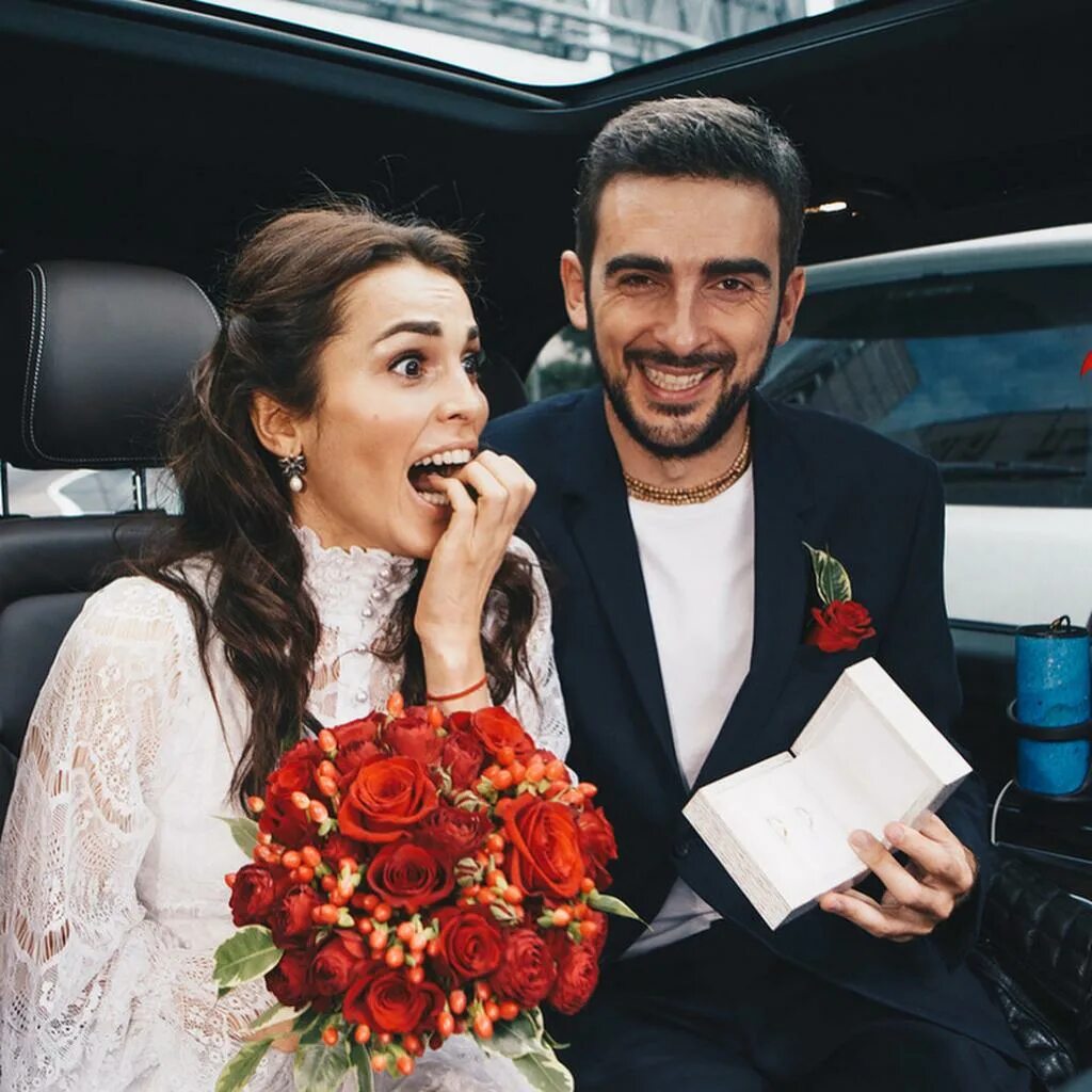 Станислав юркин и анна дзюба. Муж сати казановой стефано тиоццо. Муж ольги орловой 2021 валерий. Сати казанова и стефано тиоццо. Вероника зайцева замуж.