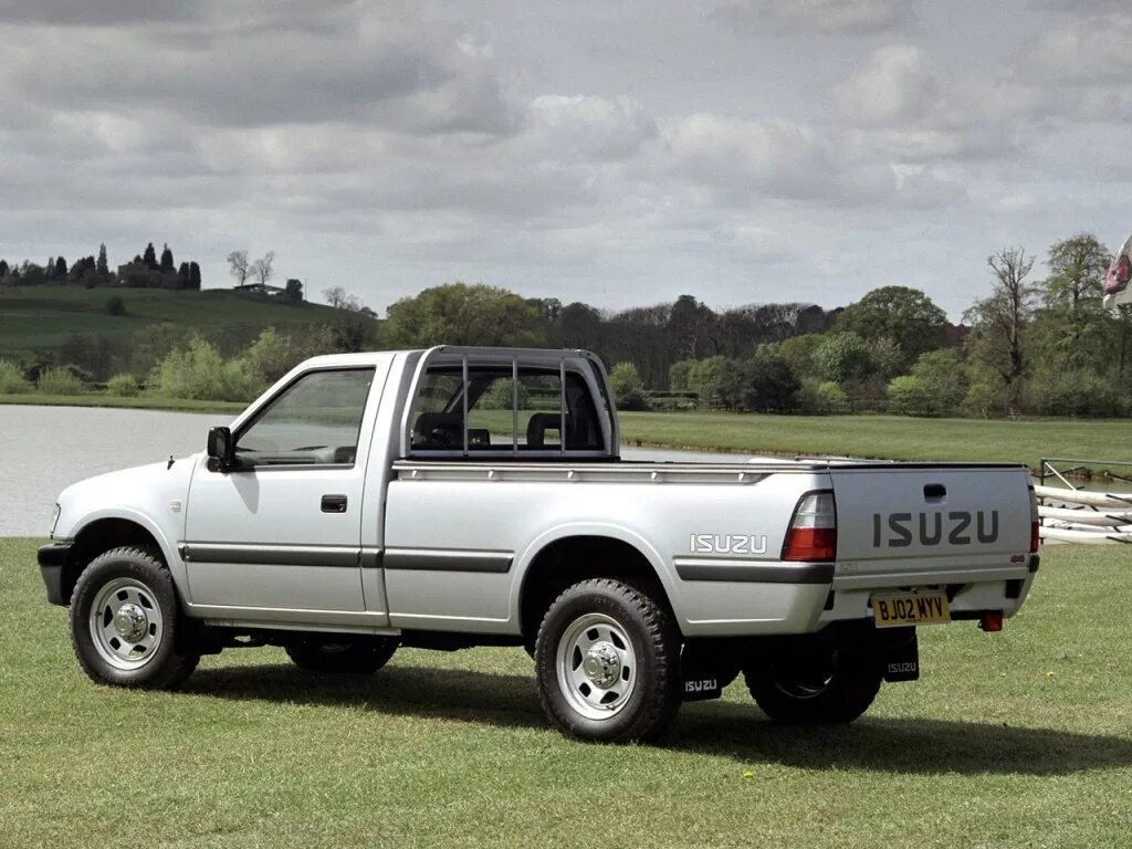 Двухместный пикап. Isuzu TF Pickup 2022. Isuzu TF 1988. Isuzu TF 2002. Isuzu TF 4×4 Single Cab '1997–2002.