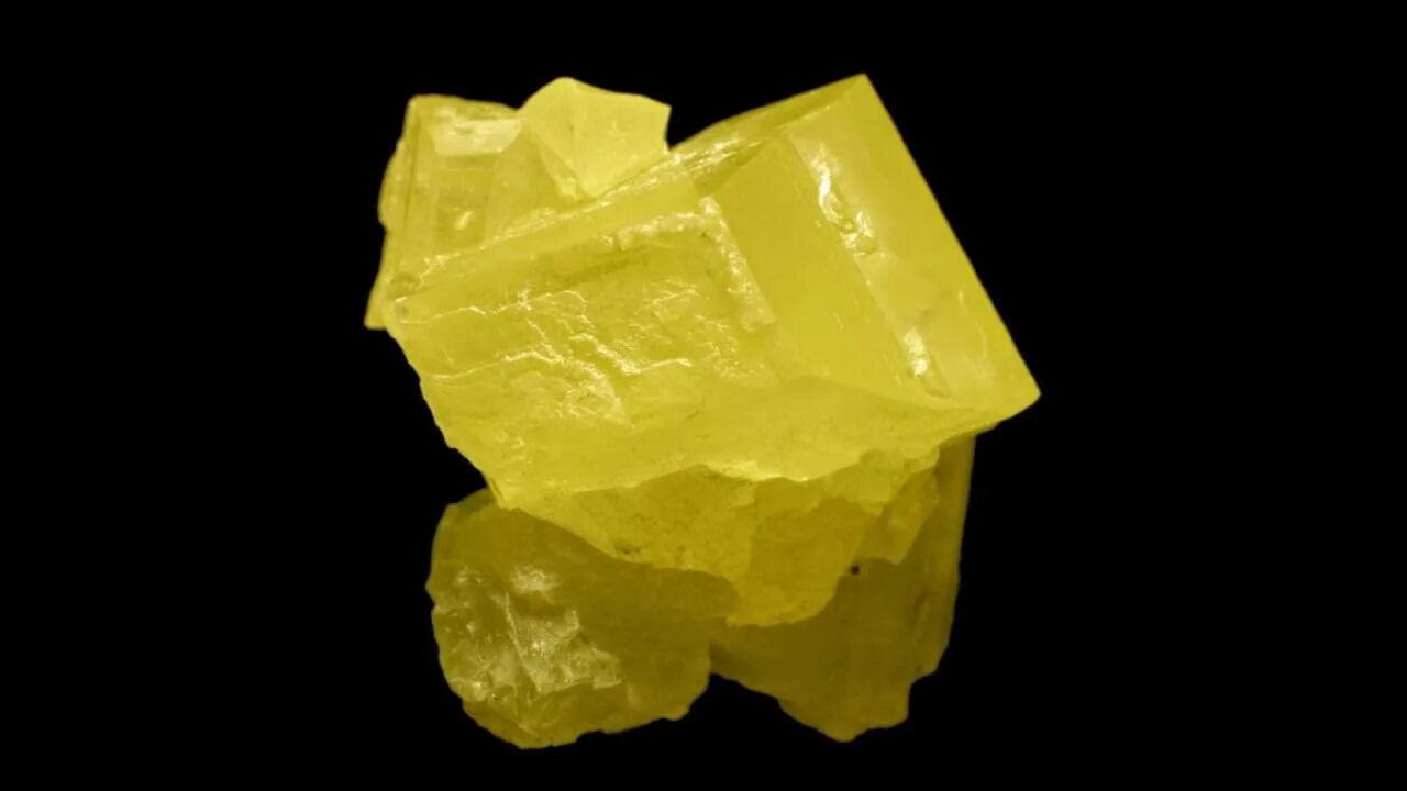 Уголь фтор. Сера самородная минерал. Моноклинная сера. Сера черенковая (sulfur in Baculis). Твердый хлор.