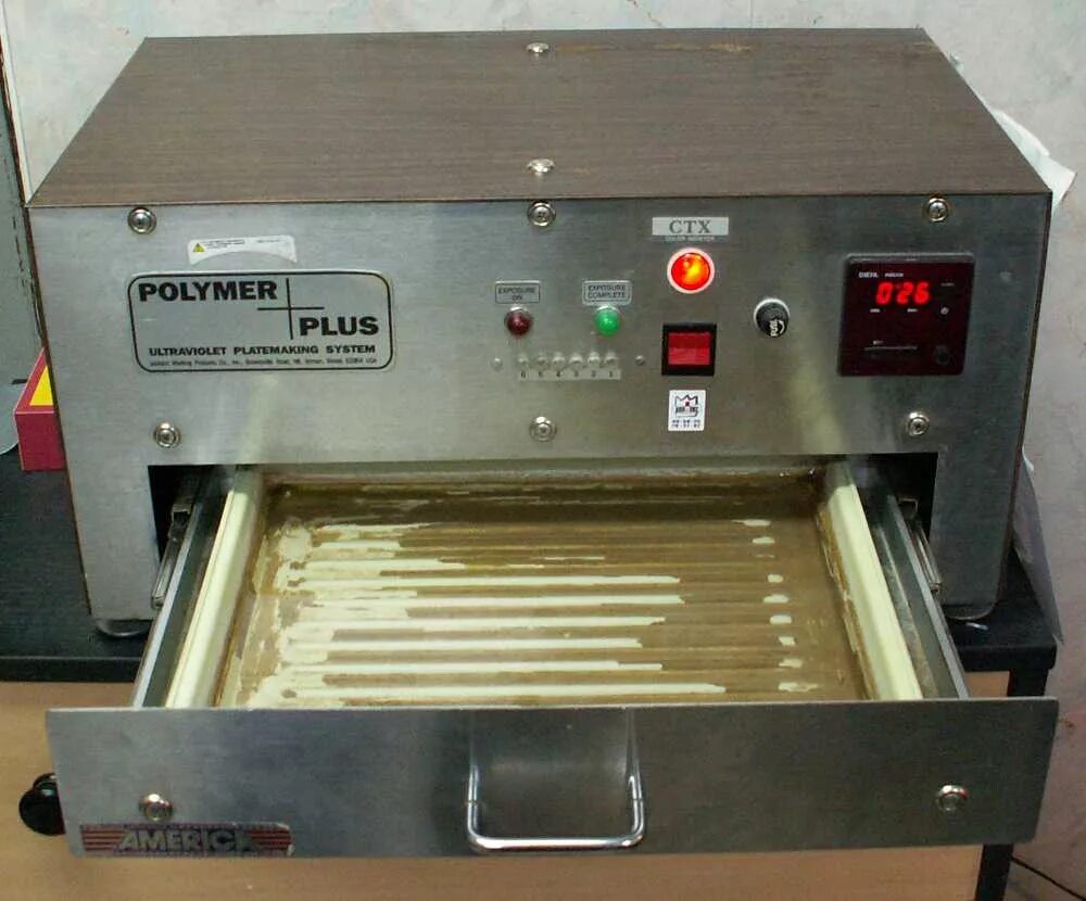 аппарат для изготовления штампов. станок 3020 лазерно- гравировальный. оборудование для изготовления печатей в чемодане. печать флеш технология. аппарат для печатей и штампов.