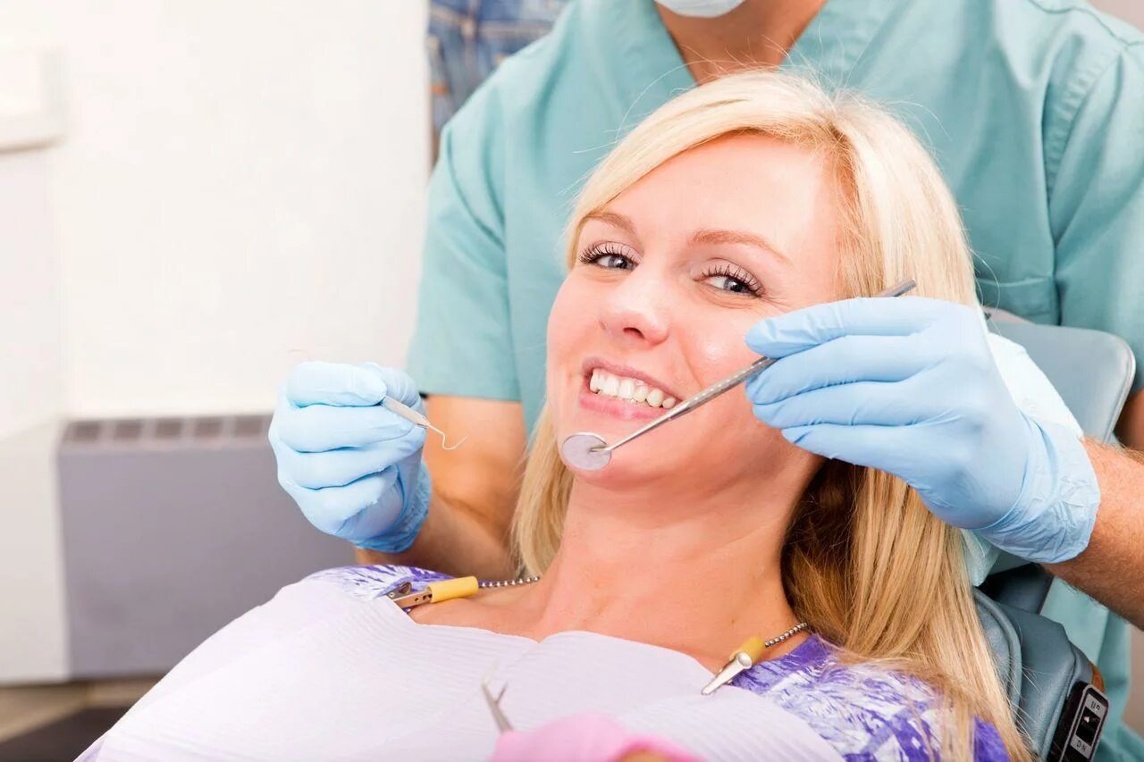 Стоматолог. Стоматолог женщина. Зубной. Красивый стоматолог.