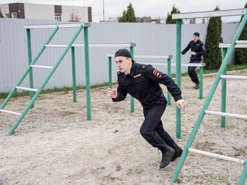 Физическая подготовка полиции. Полоса препятствий МВД. Физическая подготовка МВД. Гимнастическая полоса препятствий.