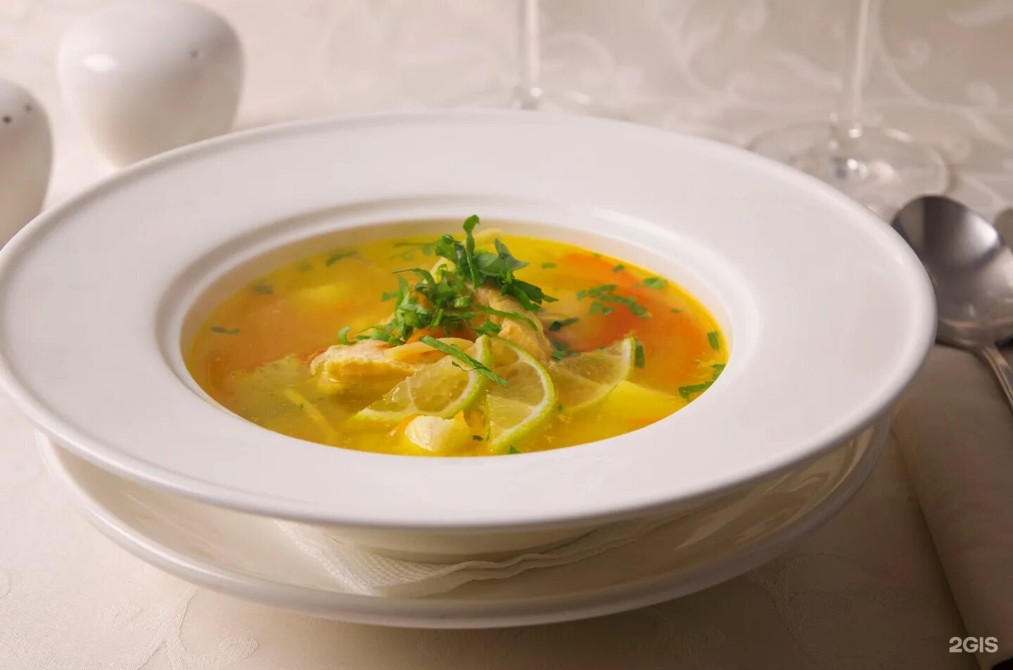 уха из судака. суп из судака рецепт его приготовления. уха из сибаса. суп из судака. уха с судаком.