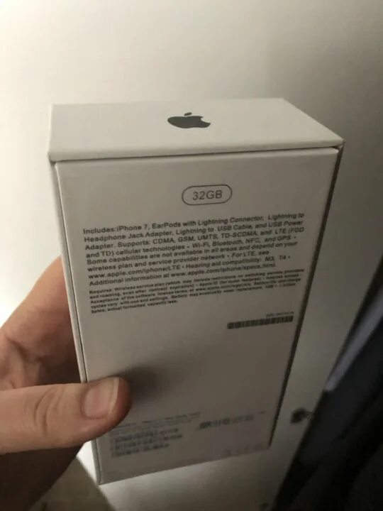 Как выглядит коробка 15 айфона. Iphone 14 Pro Max коробка оригинал. Коробка от iphone 13 Pro Max. Iphone 11 Pro коробка оригинал.