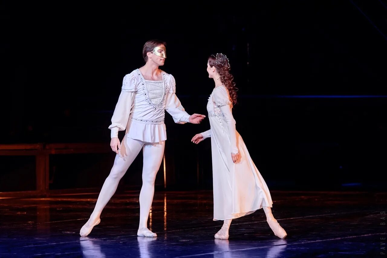 большой театр минск отзывы. большой театр оперы и балета республики беларусь. большой театр минск отзывы. минский большой театр зал. национальный большой театр в минске.