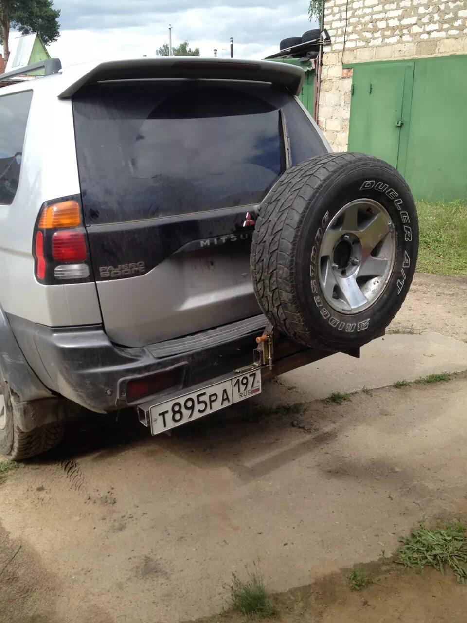 Запаски паджеро спорт. Mitsubishi pajero iii 2000 запаска. Калитка на паджеро спорт 1. Калитка на митсубиси паджеро спорт 1. Калитка для запаски паджеро спорт 2.