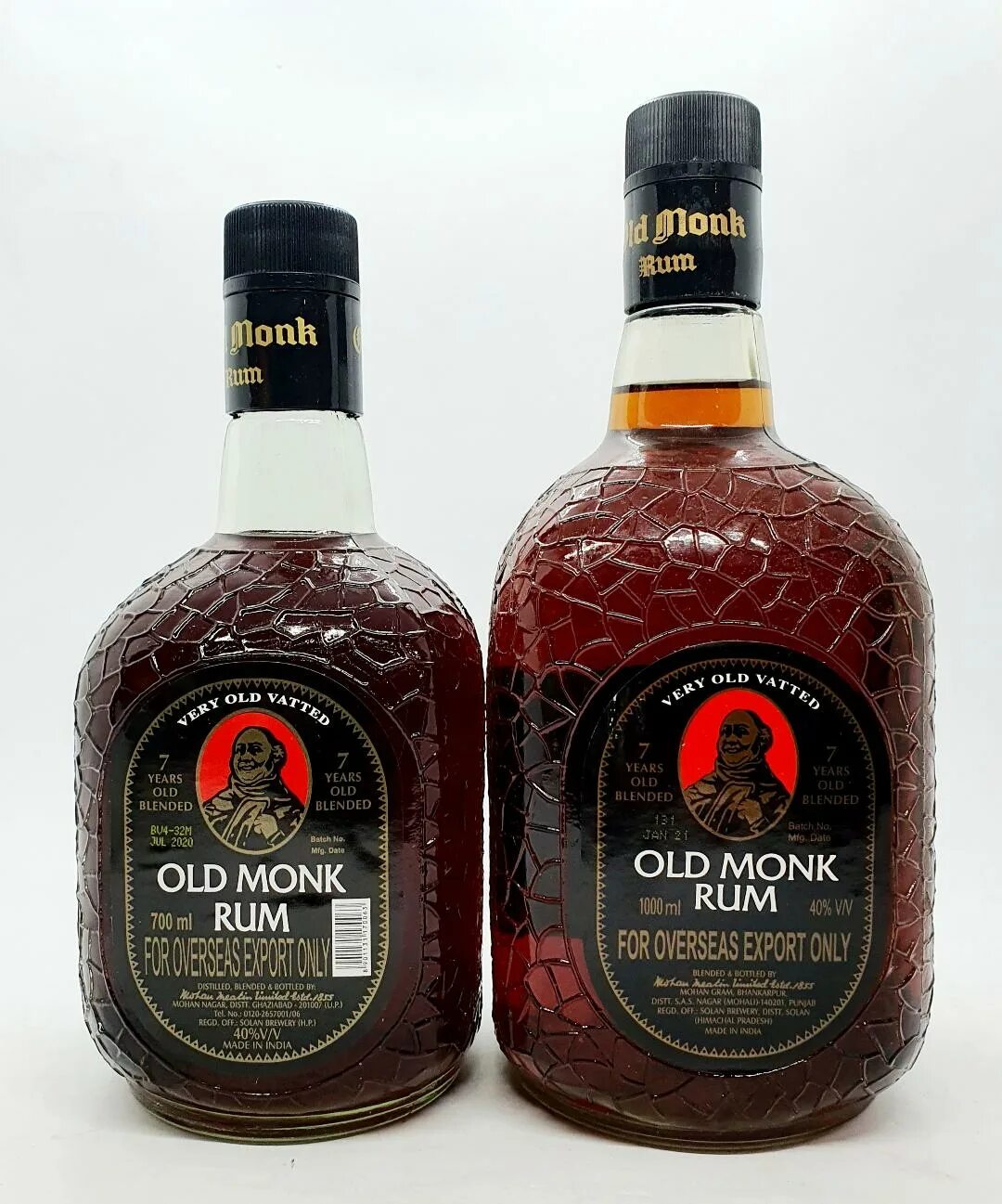 Индийский old monk. Ром из Индии Олд Монк. Ром Олд Монк в магните. Ром Олд Монк голова. Олд Монк Ром 21 год.