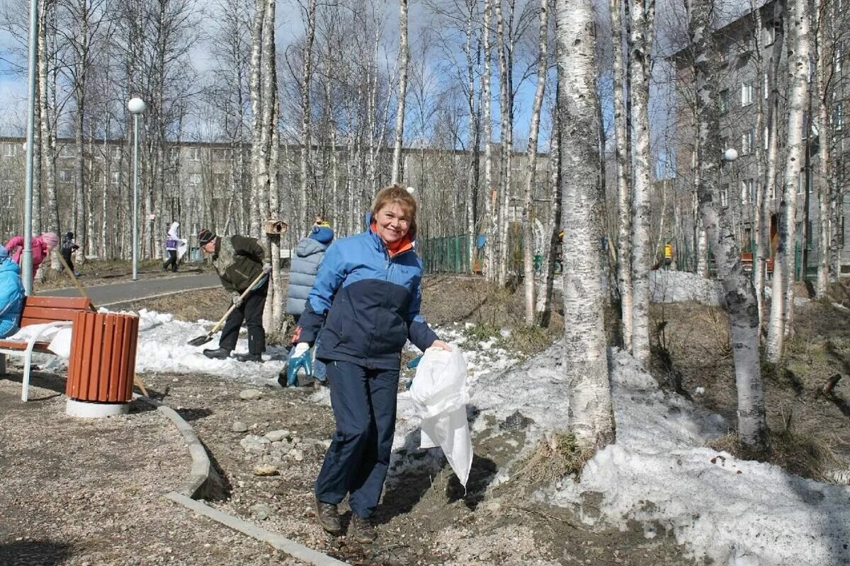 Ковдор сегодня. Субботник Мурманск. Субботник Единая Россия. Субботник картинки.