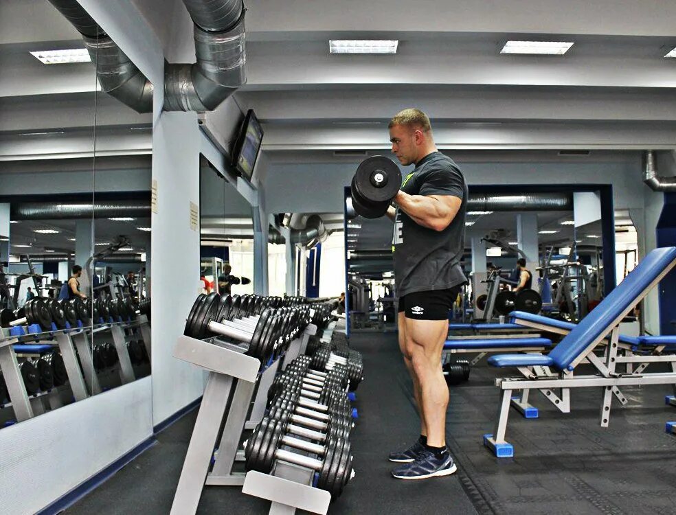 легенда фитнес адмирал. тренажерные залы санкт петербурга. спортзал санкт-петербург. тренажерный зал лидер рыбацкое. зал легенда озерки.