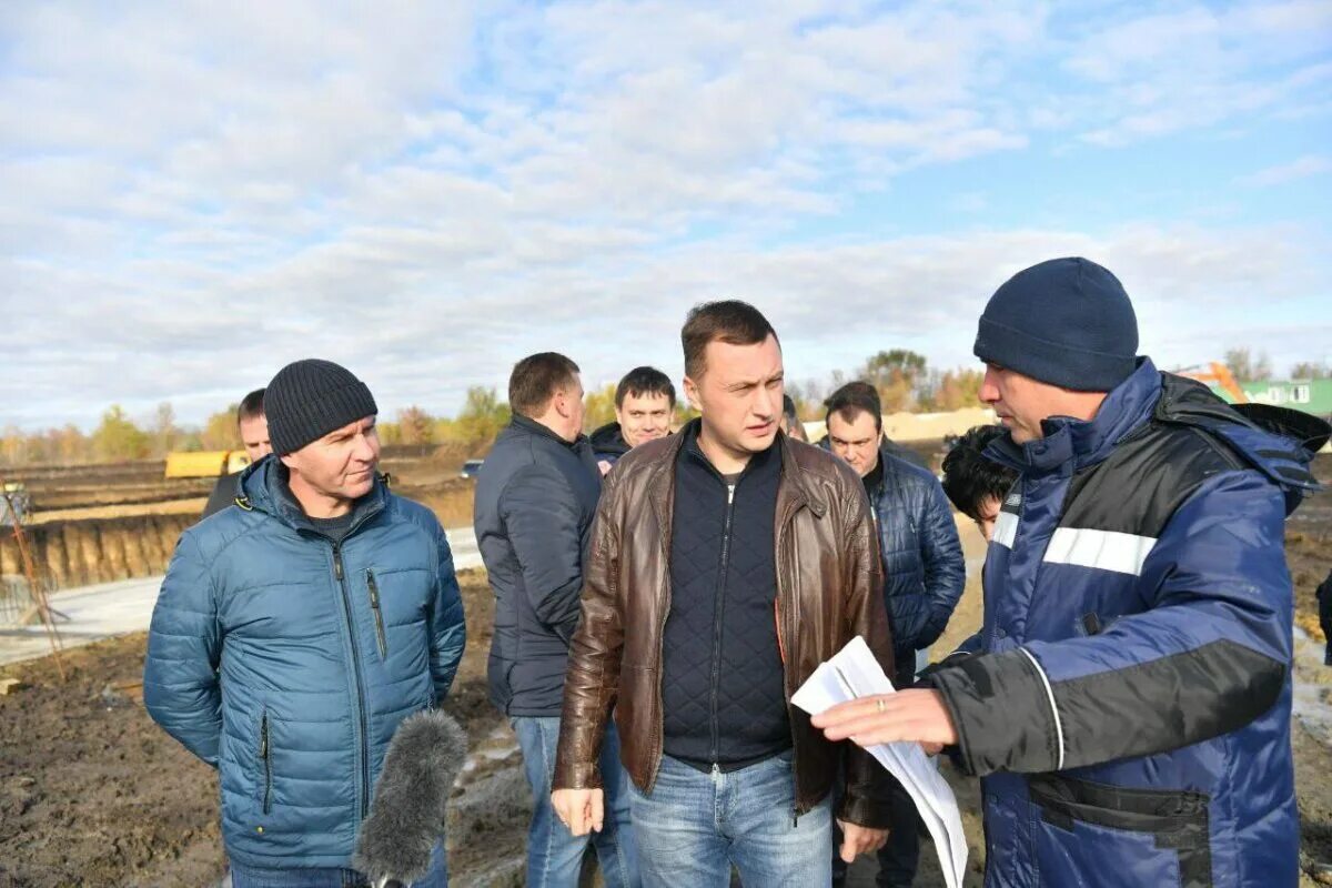 Губернатор Саратовской области Бусаргин. Происшествия стройплощадка. Стройка тубдиспансер Саратов. Новости саратовская область за сутки