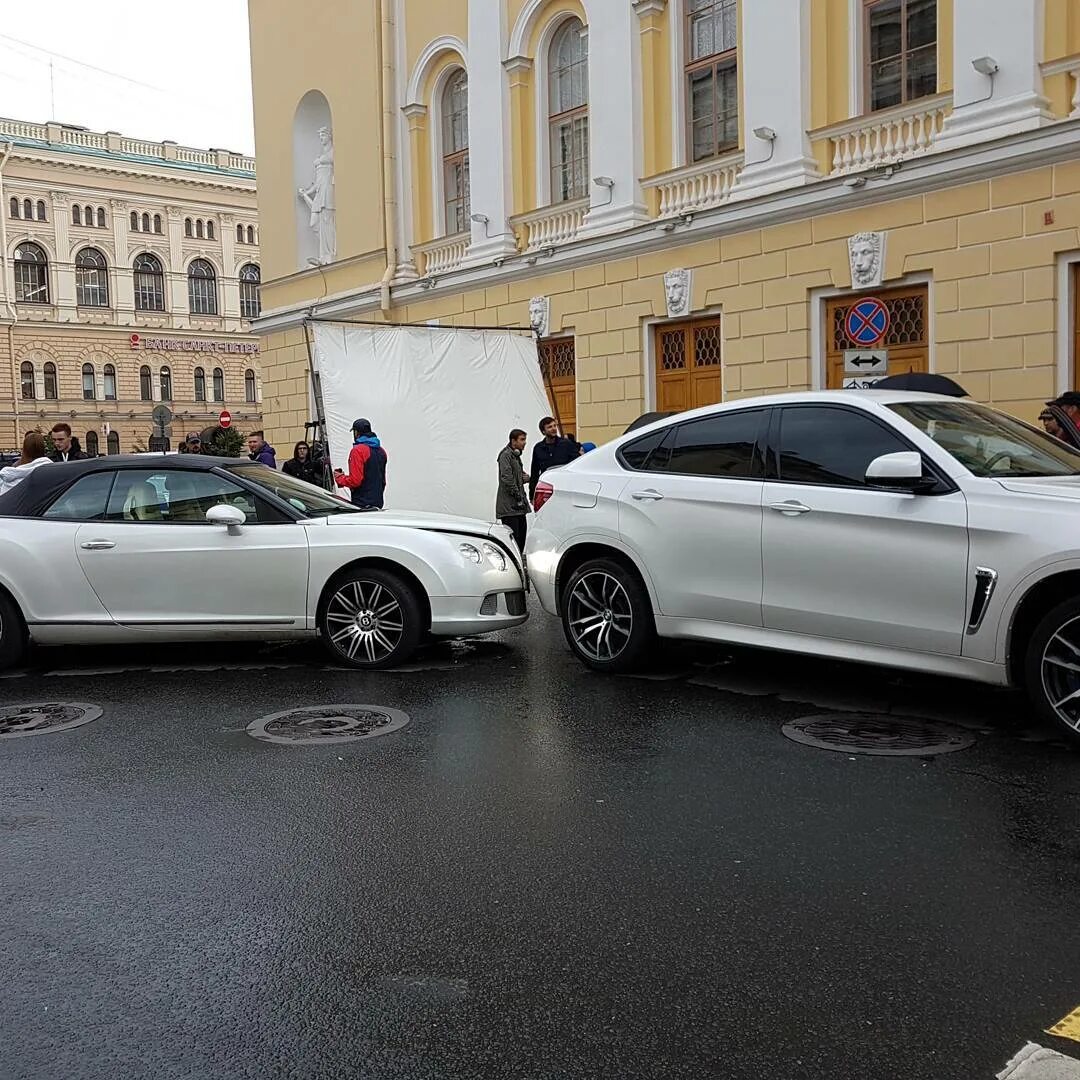 Самки богомола 2019. Самка богомола 2021. Самка богомола 2019