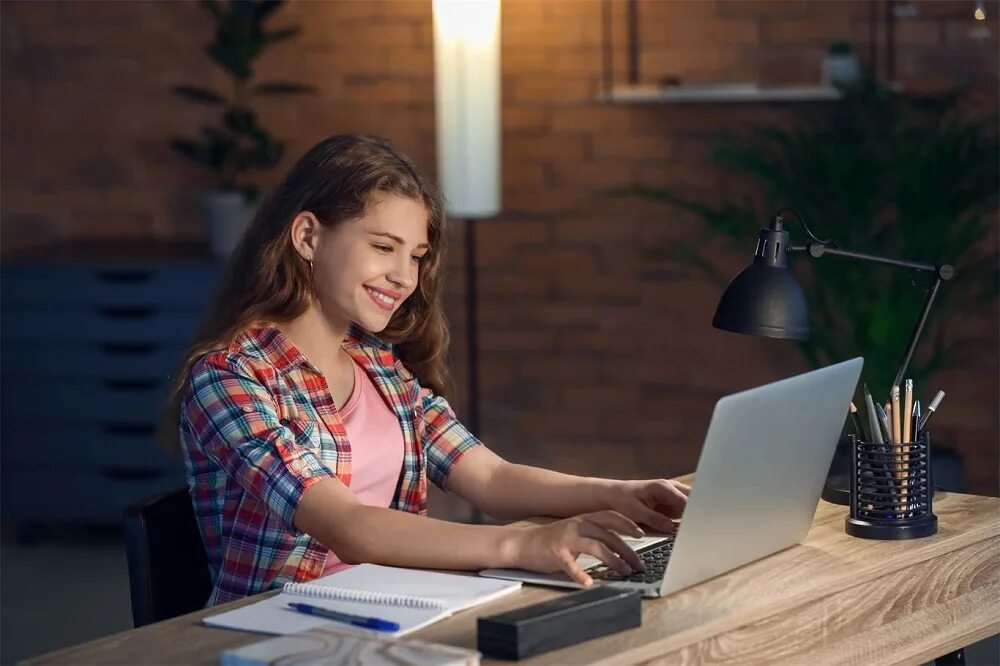 домашнее задание. Children do homework. Boy doing homework late. репетитор школа. We do homework in the school.