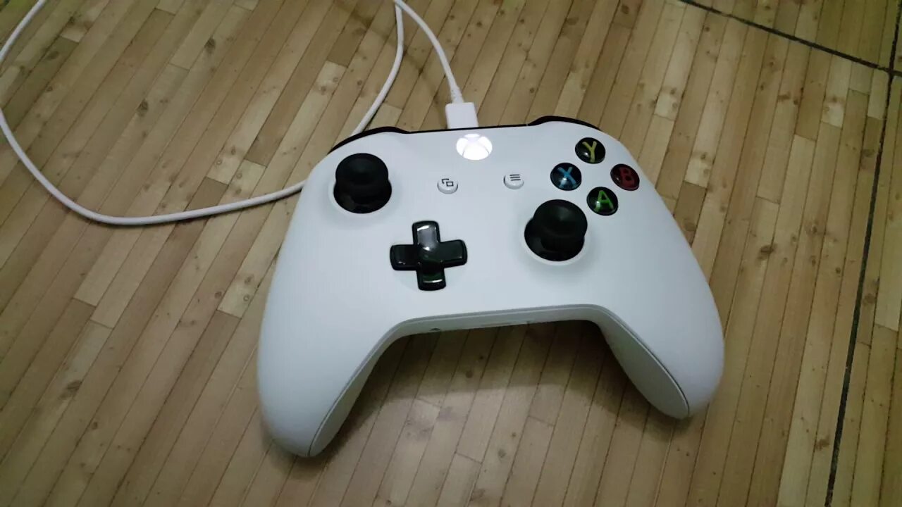 Почему не заряжается джойстик. How to charge an Xbox one s Controller. Иигзбокс кансоль. Wireless s 1. Как зарядить пульт хбокс.