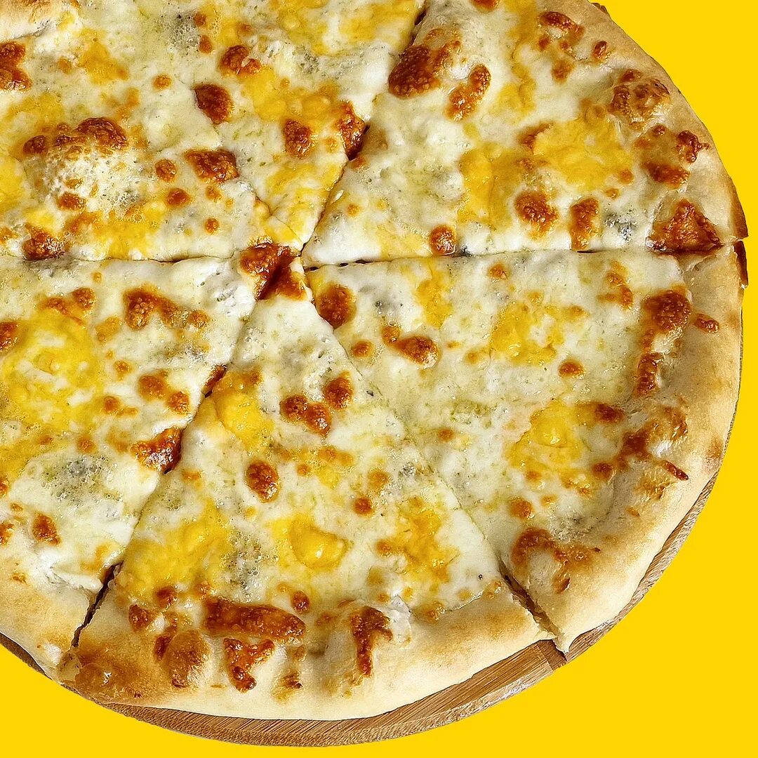 Пицца с сыром простой рецепт. Пицца сырная. Пицца три сыра. Пицца с сыром. 3 Пиццы 4 сыра.