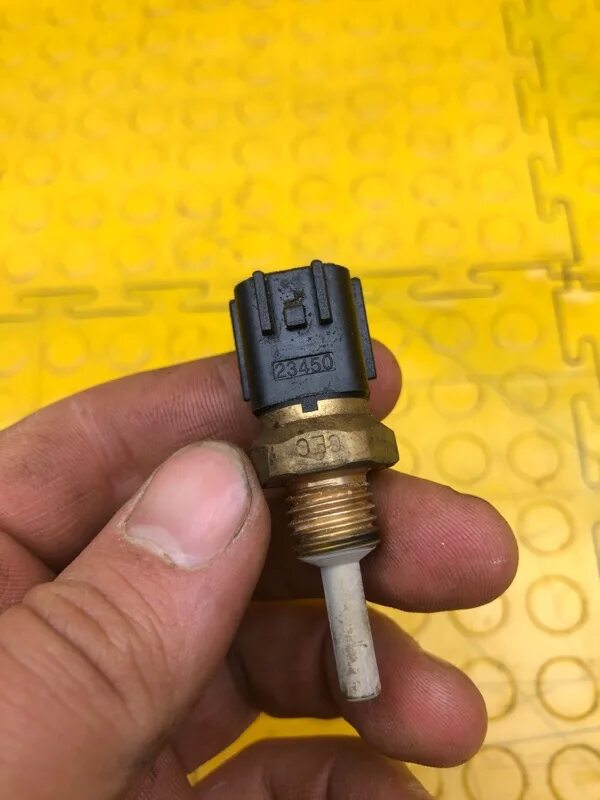 датчик температуры дастер. датчик охлаждающей жидкости рено дастер 1. датчик температуры дастер. датчик охлаждающей жидкости рено дастер 1. 226306024r renault.