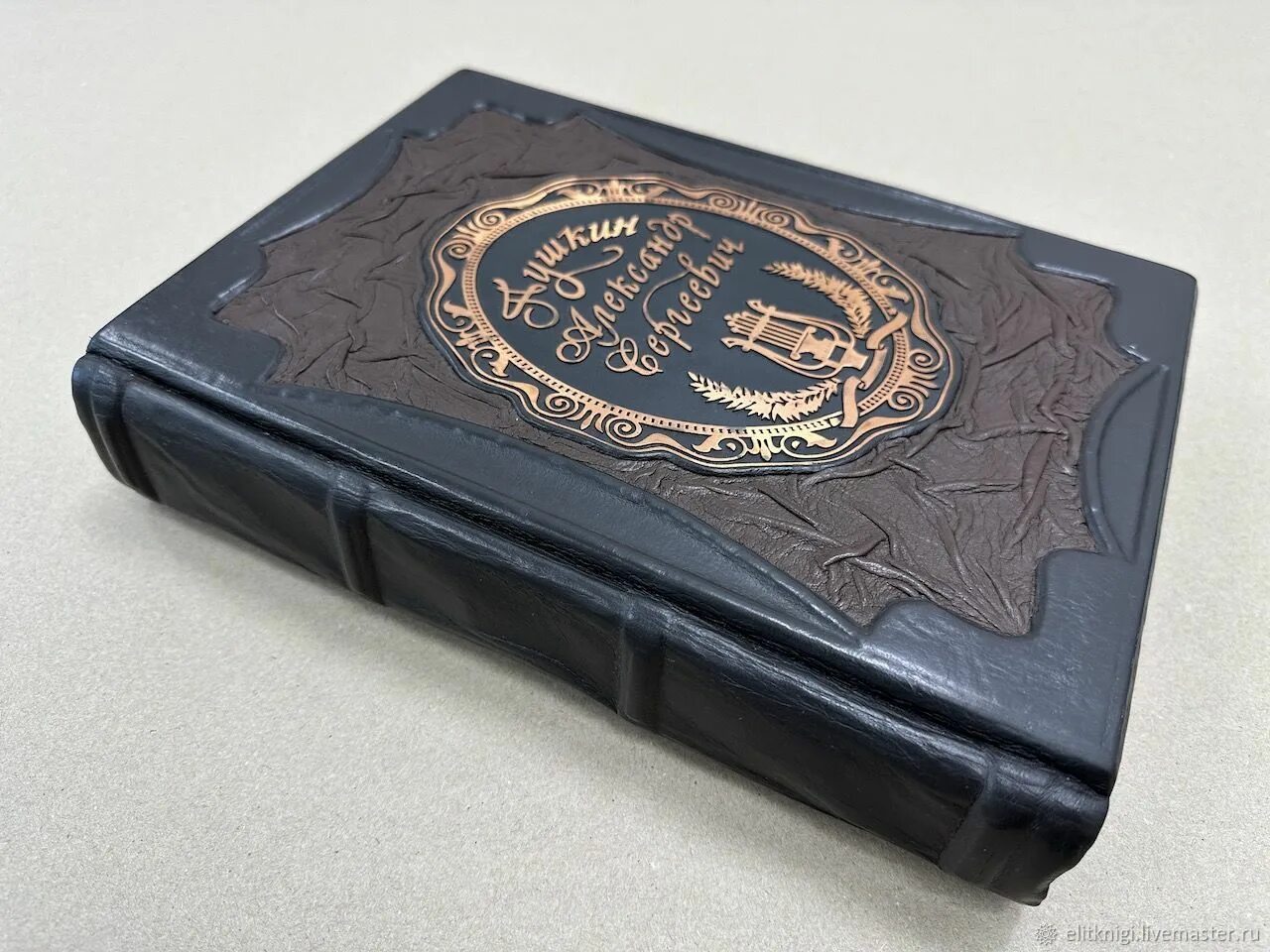 Русская живопись (кожаная книга) в интернет-магазине Ярмарка Мастеров по цене 16