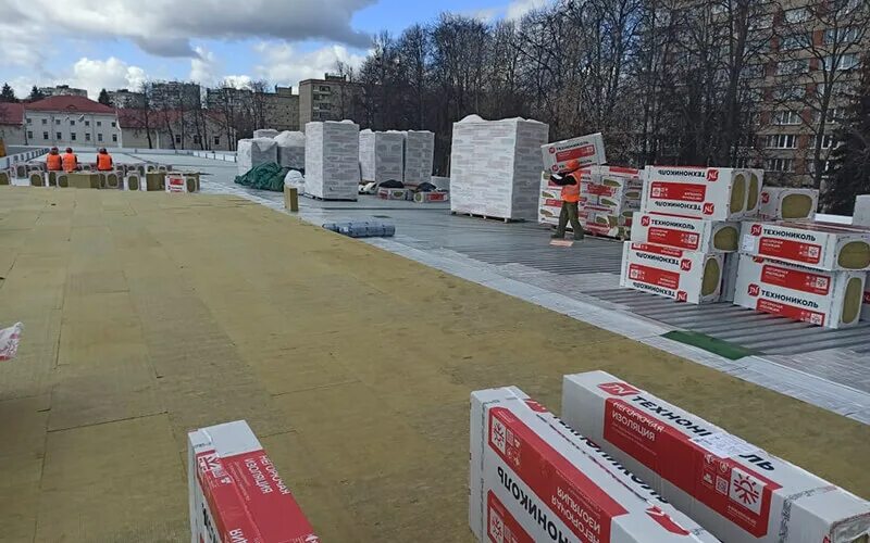 Завод технониколь рязань. Кровельный завод технониколь. Завод лоджикруф рязань. Линия производства рубероида. Шарабайко директор завода технониколь осиповичи.