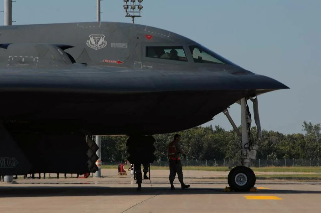 B-2 Spirit технология стелс. B-2 Spirit шасси. Northrop b-2 Spirit. Northrop b-2 Spirit стратегические бомбардировщики.