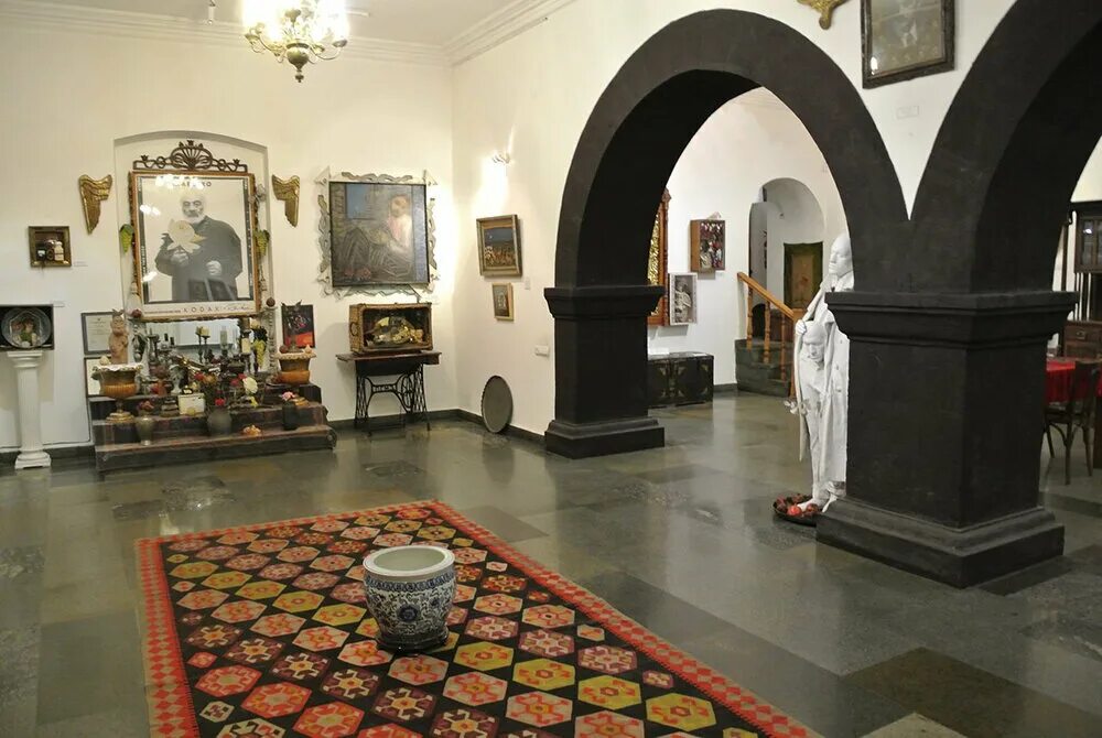 дом музей параджанова. дом-музей сергея параджанова. музей сергея параджанова в ереване. сергей параджанов дом музей. дом музей параджанова.