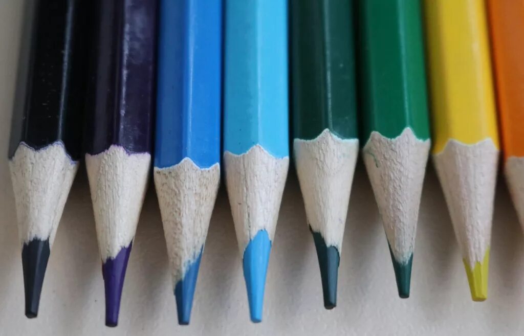 Карандаши цветные. Рисование цветными карандашами. Пластмассовые цветные карандаши. Карандаши faber castell polychromos 60. Faber castell classic colour.