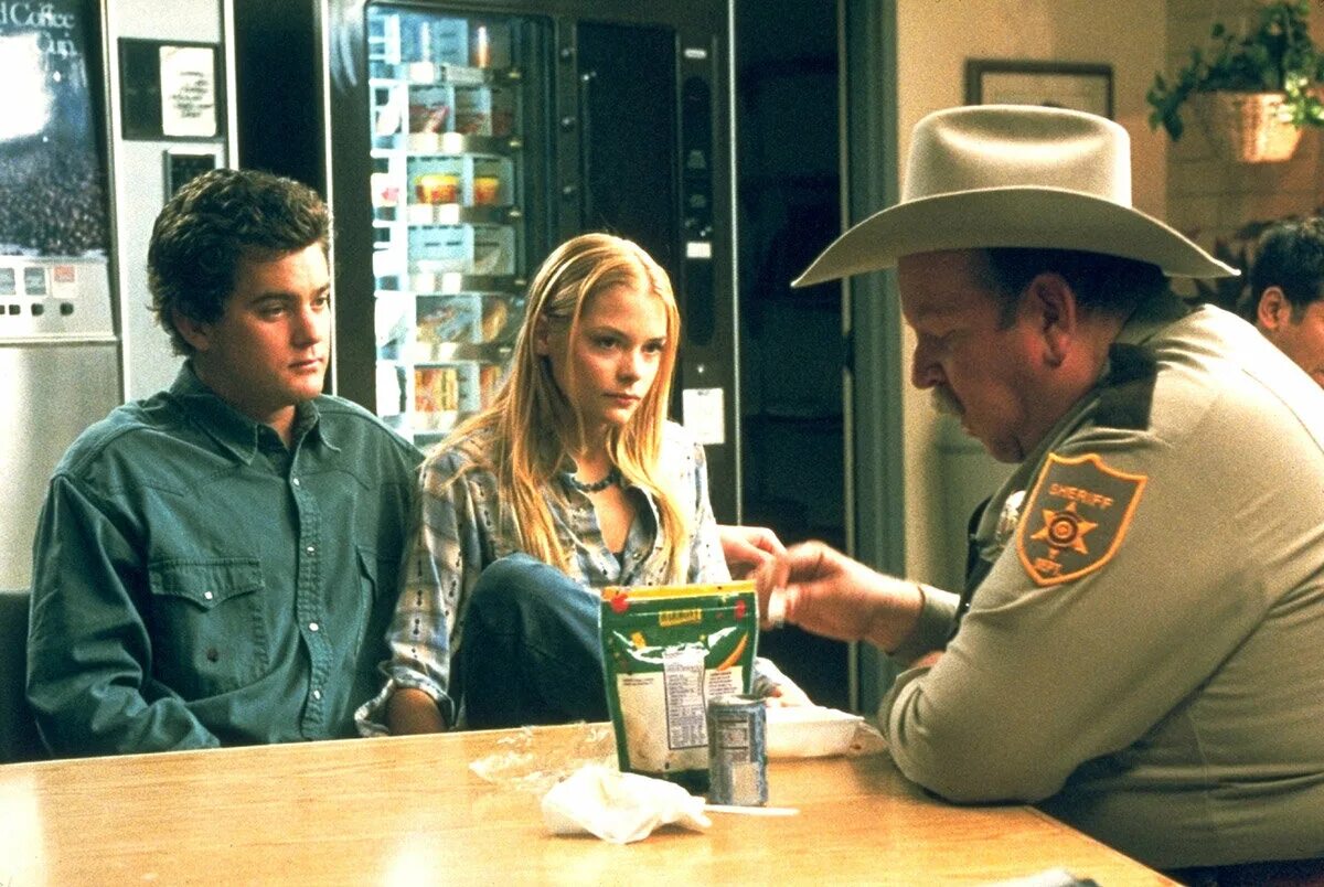 штат одинокой звезды. штат одинокой звезды почему. модницистки фильм 2002 кадры. штат одинокой звезды почему. звезда фильм 2002 съёмки.