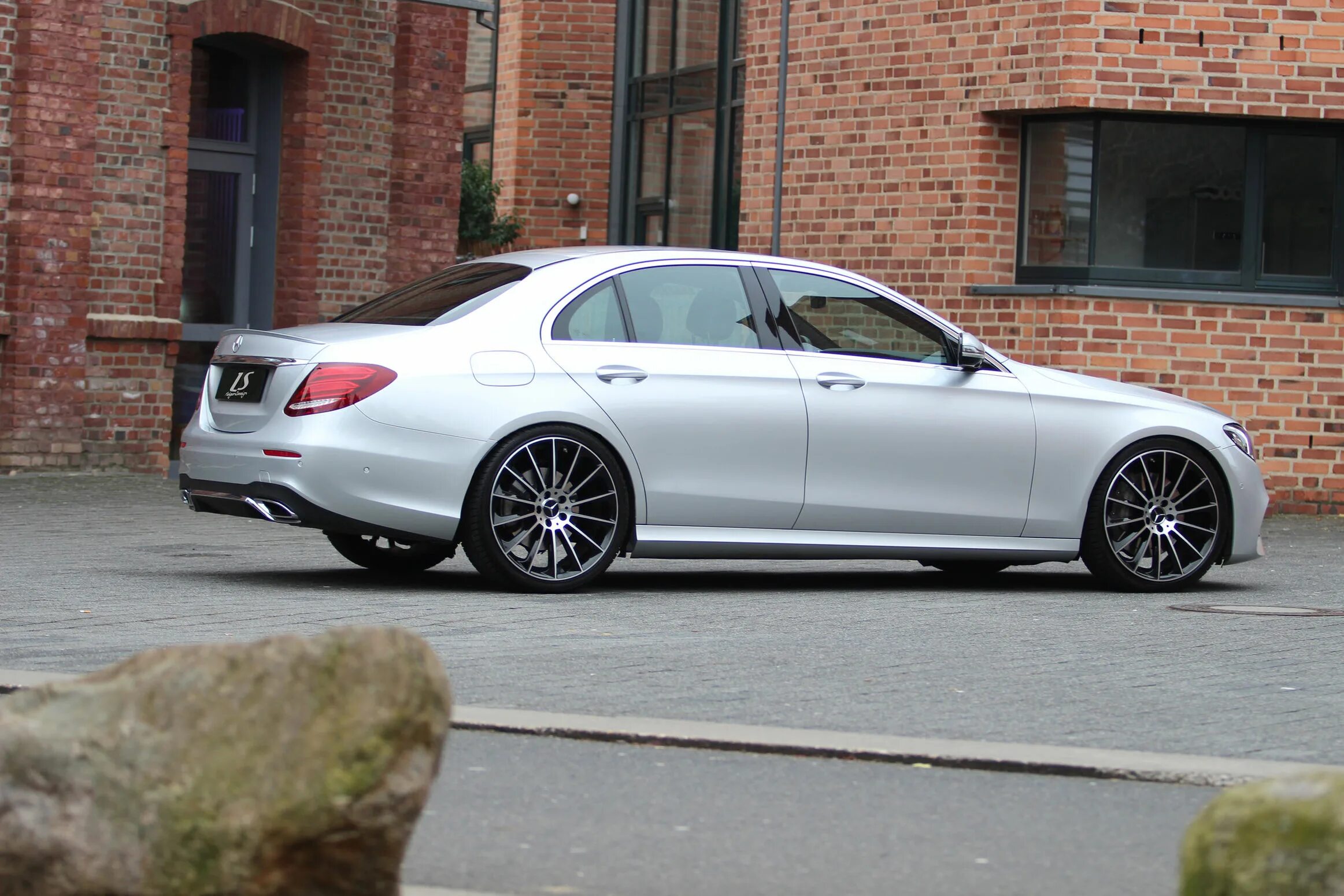 Диски е класс. Диски mercedes w213. mercedes w213 r20. мерседес 213 r20. диски мерседес w213 r20.