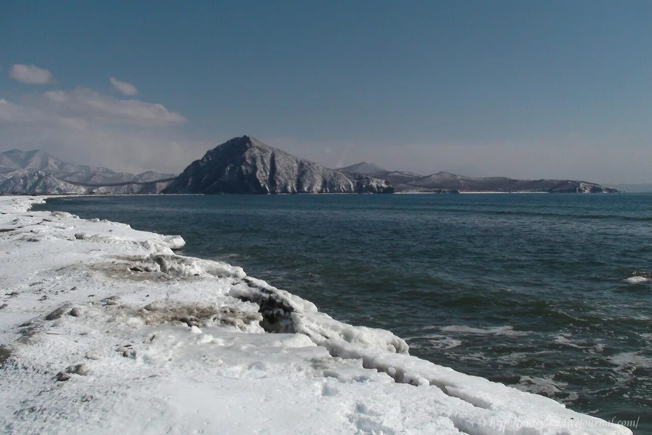 Сопка Лебединая находка. Город находка Приморский край. Находка зимой Приморский край. Бухта Людянза находка.