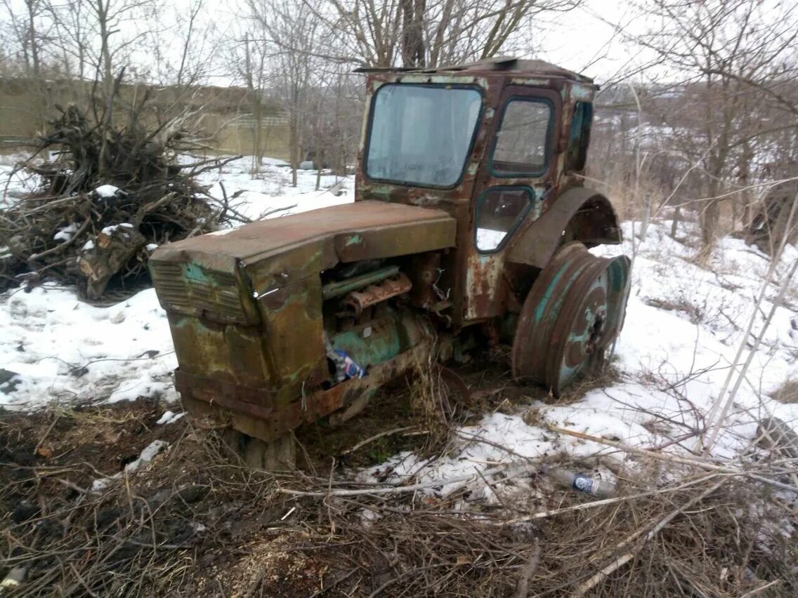 Т-40 (трактор). Разбитый трактор т40. Запчасти трактор т40 на трактор. Убитый т 40.