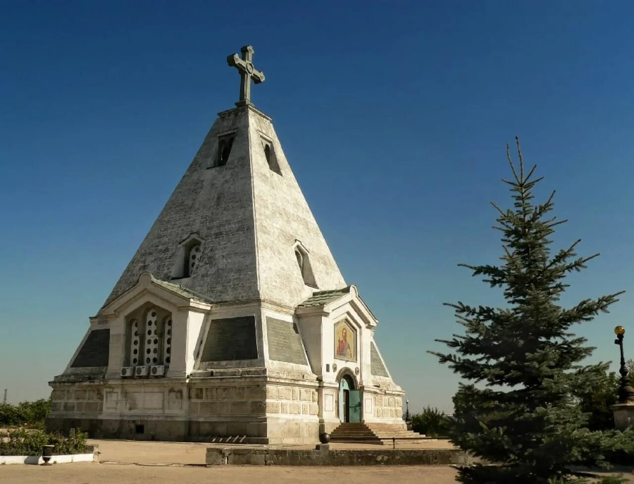 Свято-Никольский храм-памятник, Севастополь. Свято-Никольский храм Севастополь. Свято Никольский храм в Севастополе на Северной стороне. Никольский храм в Севастополе на Братском кладбище. Свято никольского храма севастополь