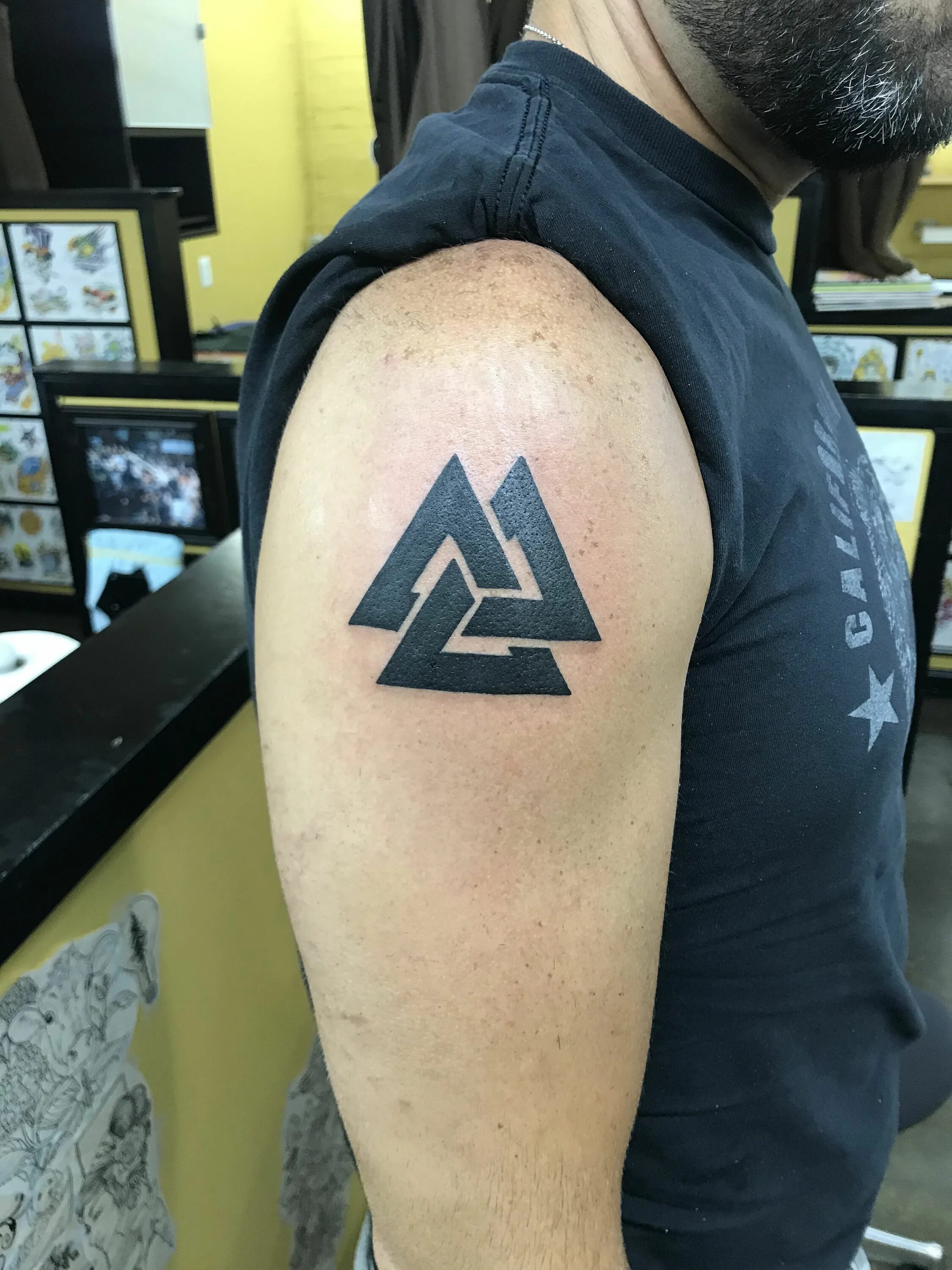 Тату значение сила. Тату значение сила. Тату обозначающие силу воли. Символ уверенности в себе. Тату значение сила.